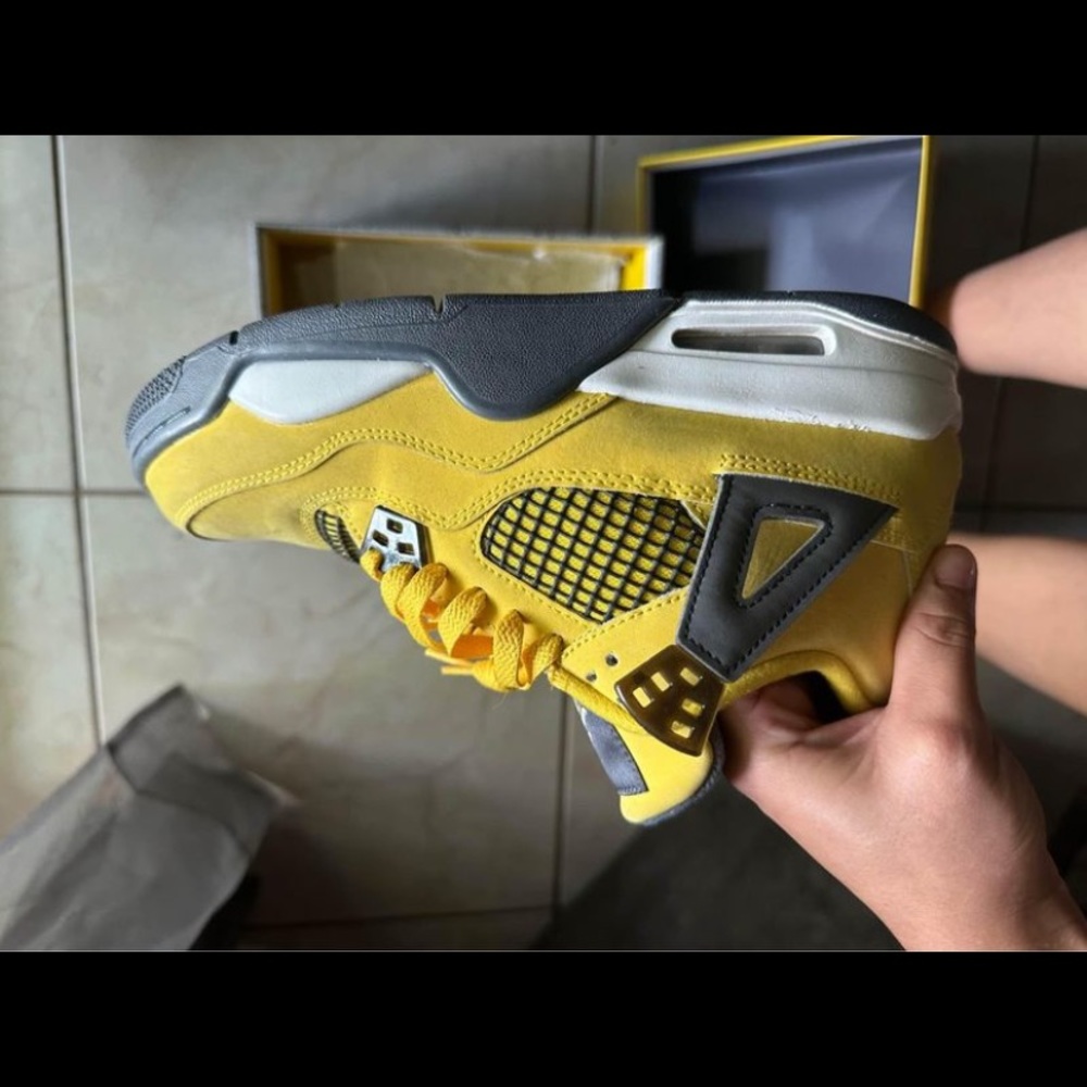 jordan 4s .